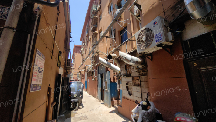 伍道十字西街1号院外景图