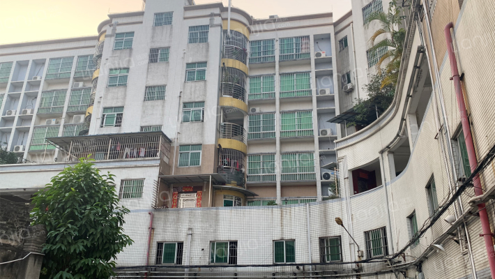 新中源楼小区外景图