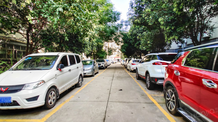 官二小区外景图