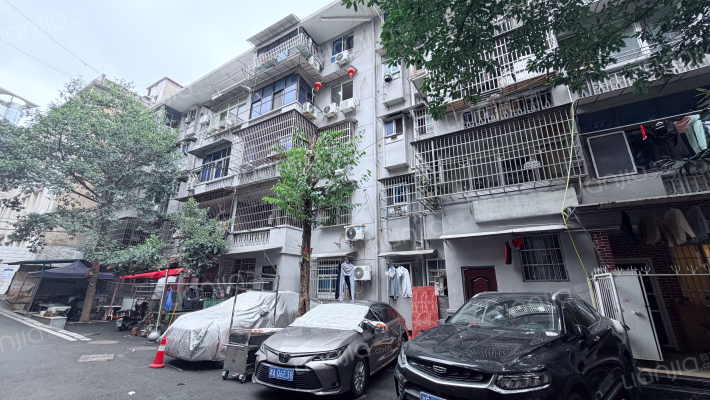 橡胶制品厂宿舍区外景图