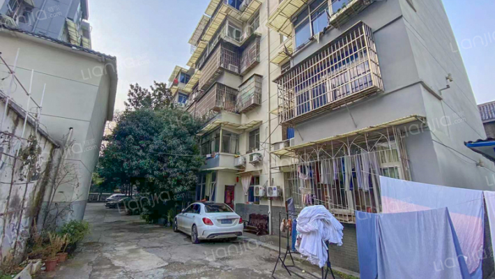 周南中学宿舍外景图