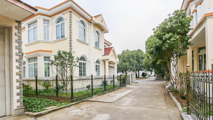 世纪花苑外景图