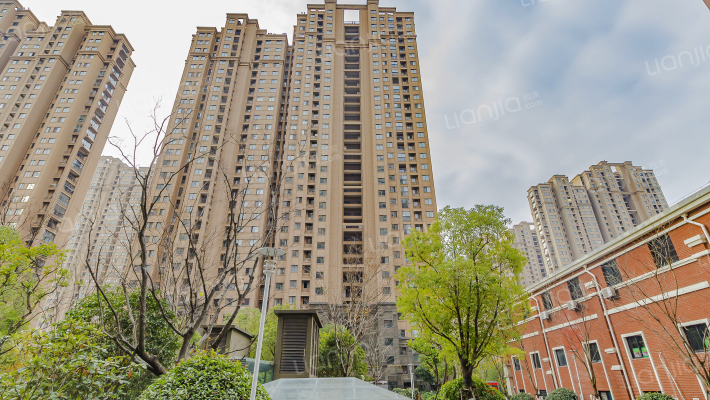 东方蓝海四期外景图