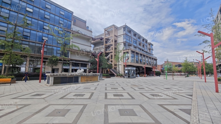 双楠港汇广场外景图