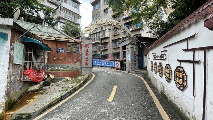 啤酒厂宿舍外景图