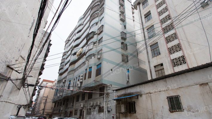 华安大厦外景图