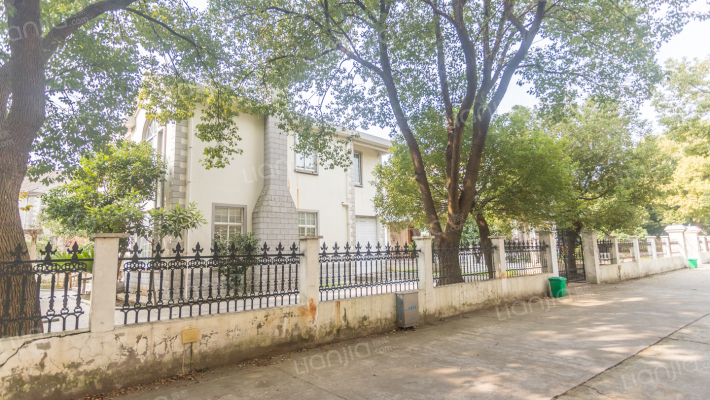 阳澄湖庄外景图