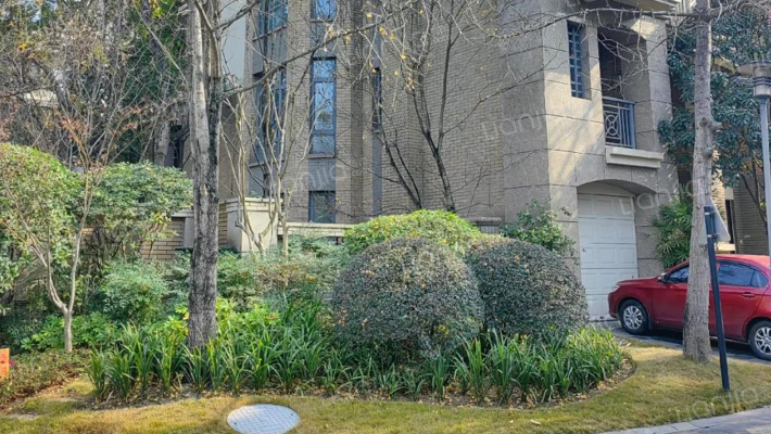 南延线蔚蓝卡地亚外景图