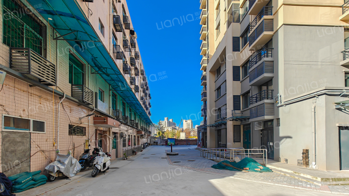 客运公司家属院外景图