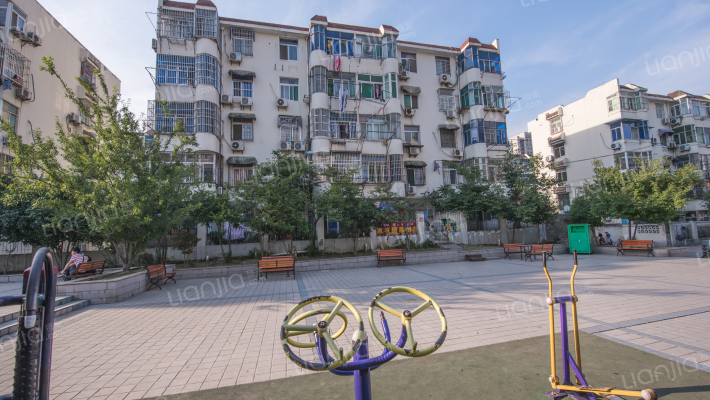 青年西区外景图