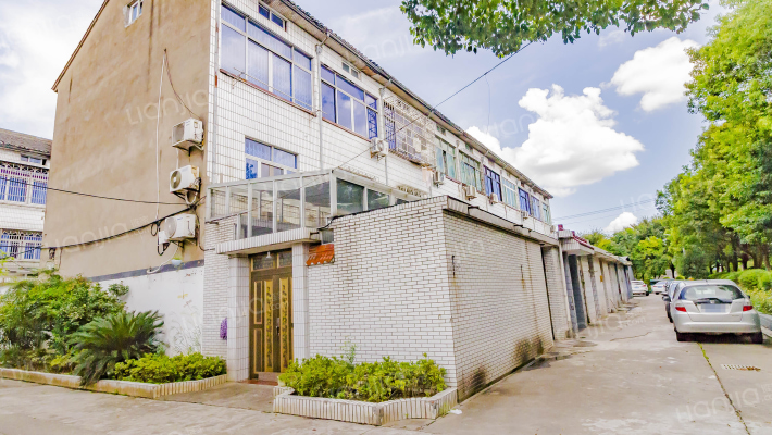 励江岸新村外景图