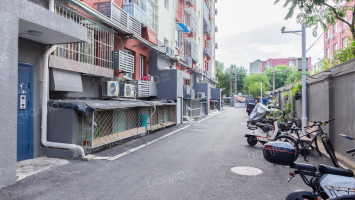 三建宿舍外景图