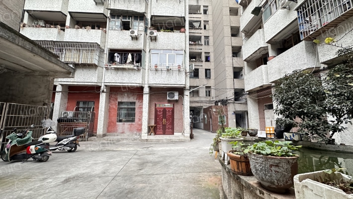 烟草公司家属院外景图