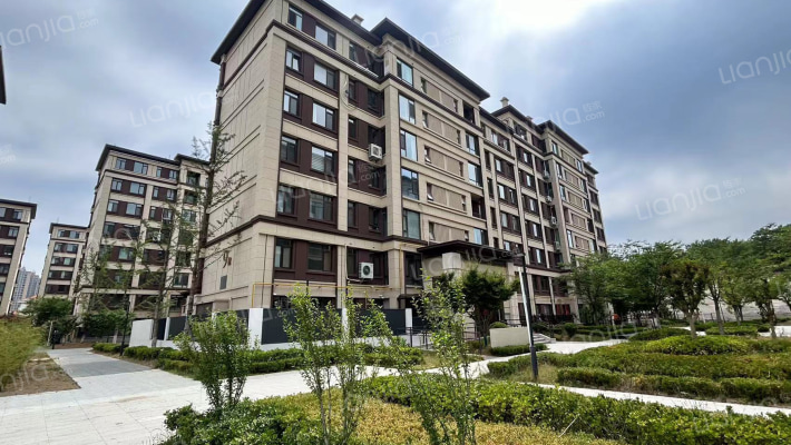 金科博翠山外景图