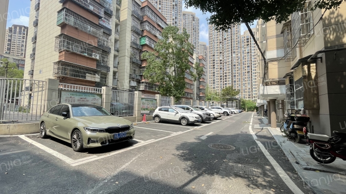 梅艳新村外景图