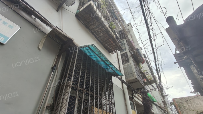 栅栏口185号外景图