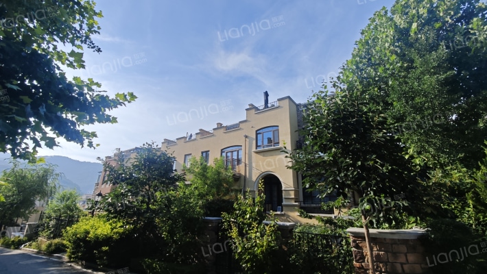 万科溪之谷别墅外景图