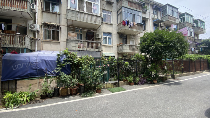 徽商职业学院宿舍外景图