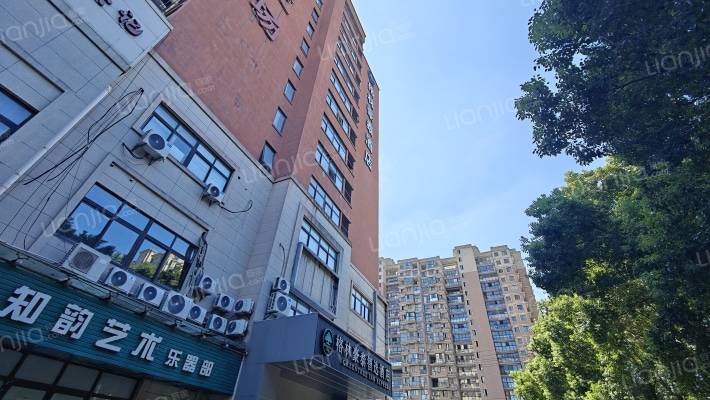 伟业迎春商业广场外景图