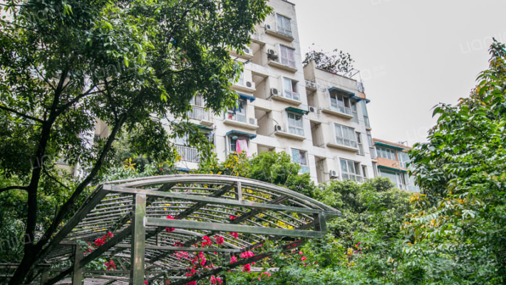 米兰风度花园外景图