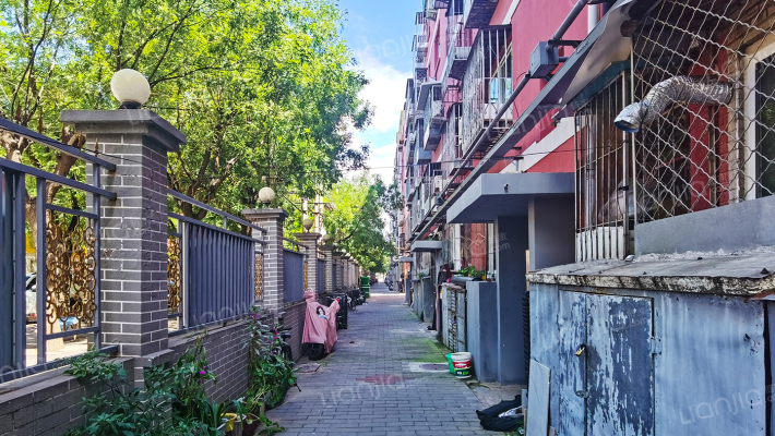 东安街头条20号外景图