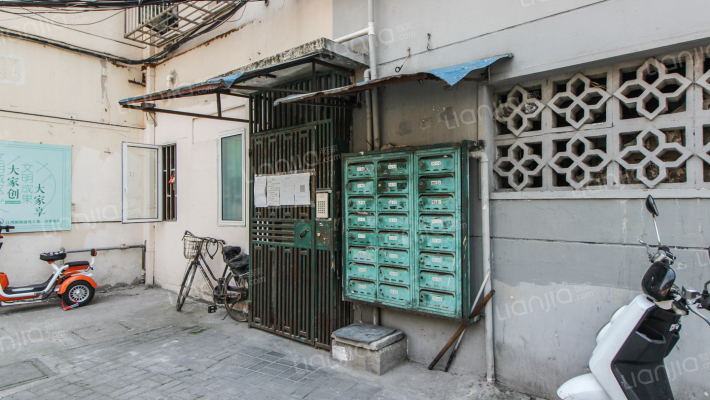 万安路374号外景图