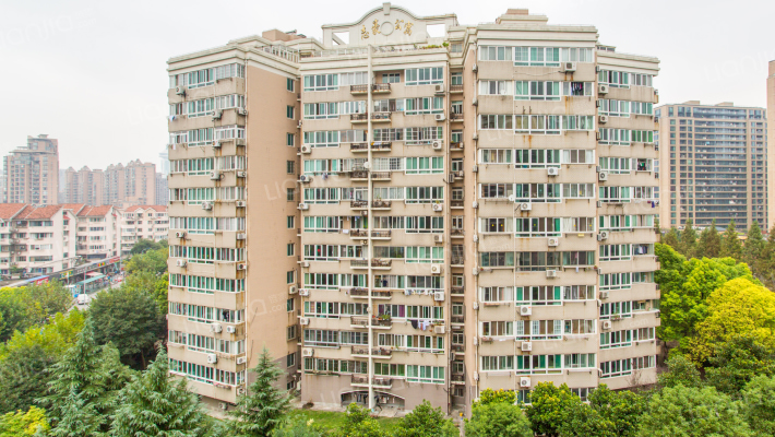 志豪公寓外景图