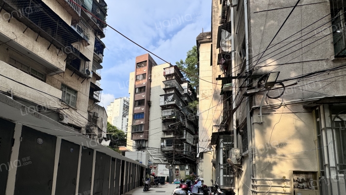 市一建宿舍外景图