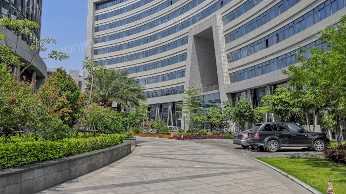 万翔国际商务中心外景图