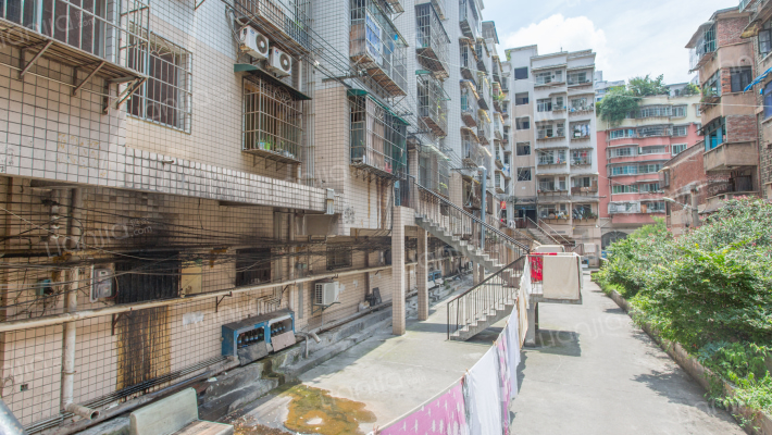 狮峰路商住楼外景图