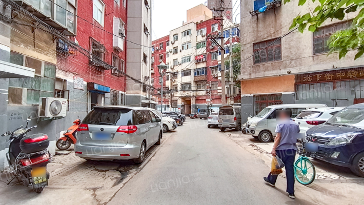 商阜新村外景图