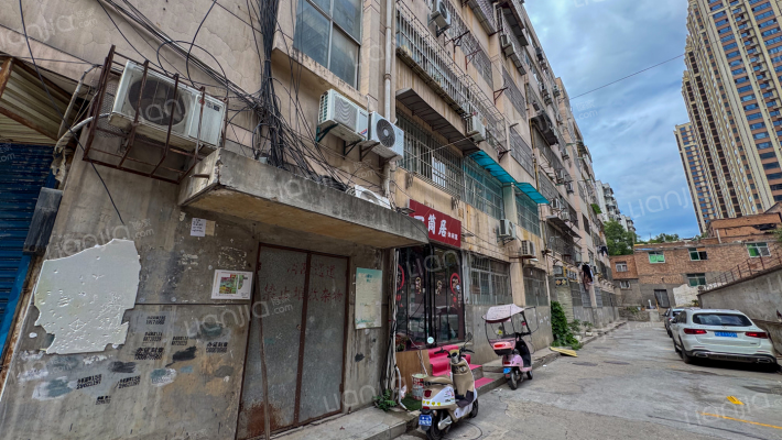 卧龙巷机关小区外景图