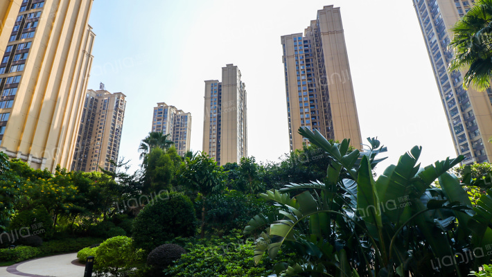 珑翠花园外景图