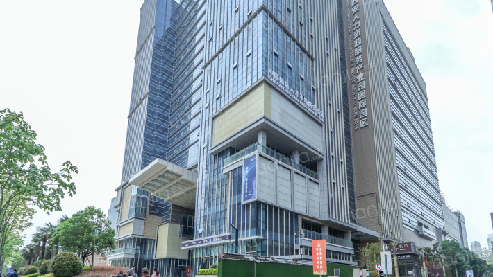 西安国际人才大厦外景图