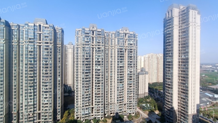 恒大御龙天峰外景图