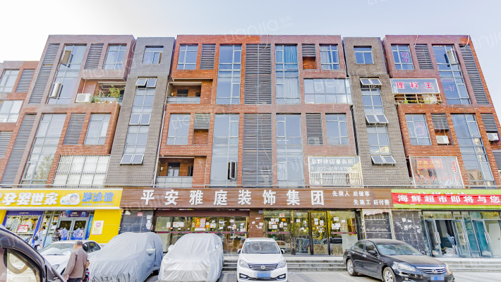 汉飞向上城外景图