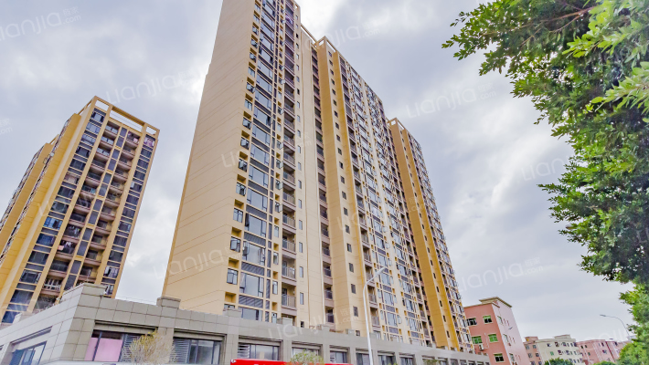 荟翠连城外景图