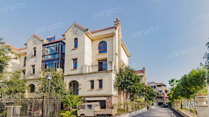 迴峰庄园外景图