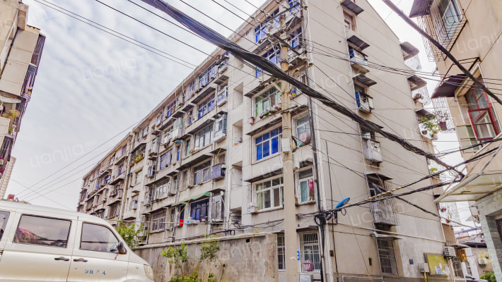 卫民巷41号院外景图