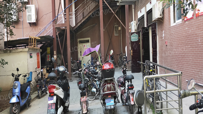 左岸春天外景图