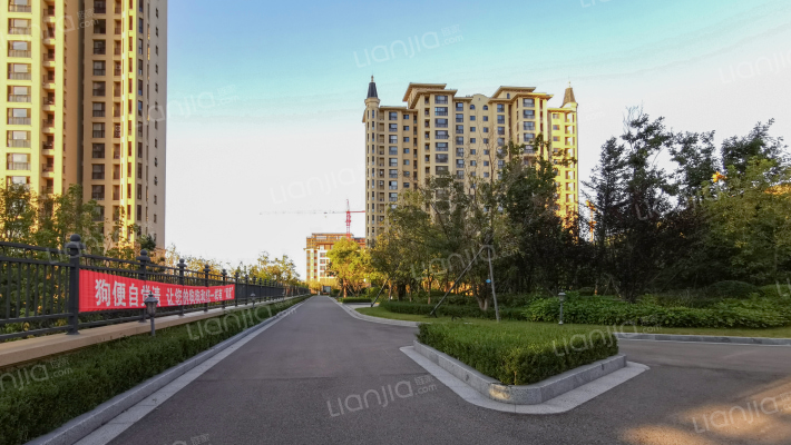 恒力依云伴山外景图