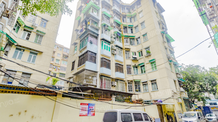 东堤三马路外景图