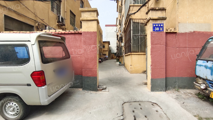 荥阳糖烟酒公司家属院外景图