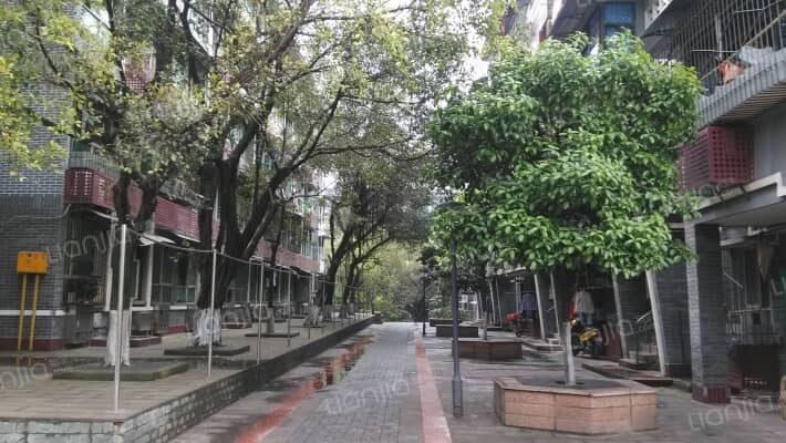 中梁山石油小区外景图