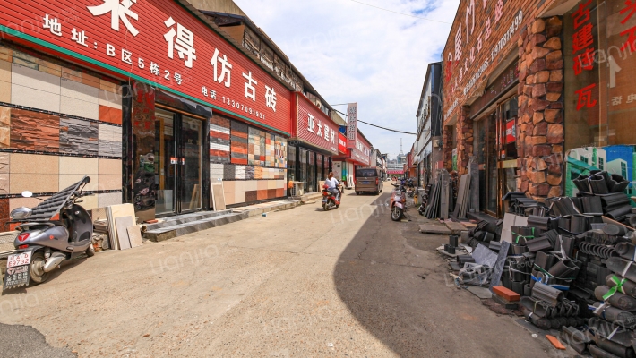 何坊西路建材大市场外景图