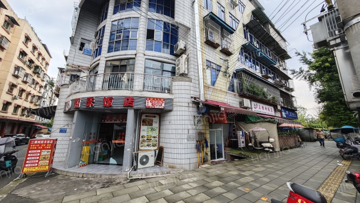 黄金路178号外景图