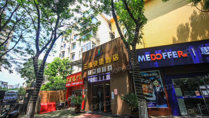 贤士横街外景图