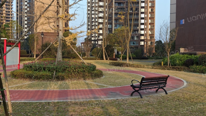 鹭湖宫17区外景图