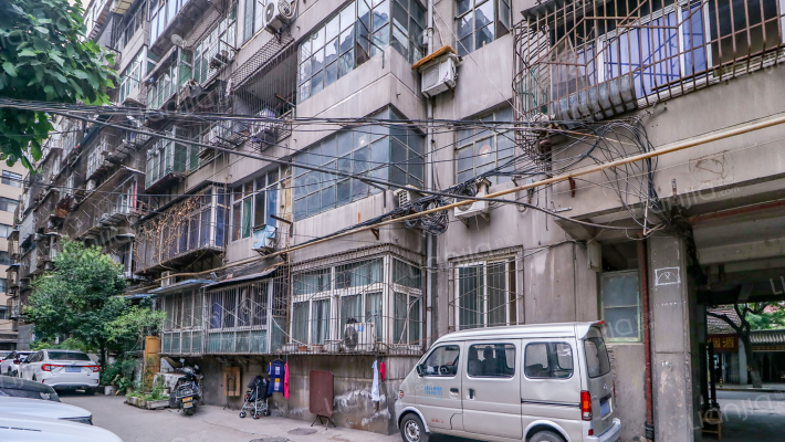 西安市机电化轻金属家属院外景图