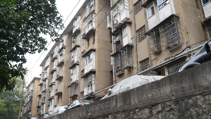 泡沫塑料厂宿舍外景图